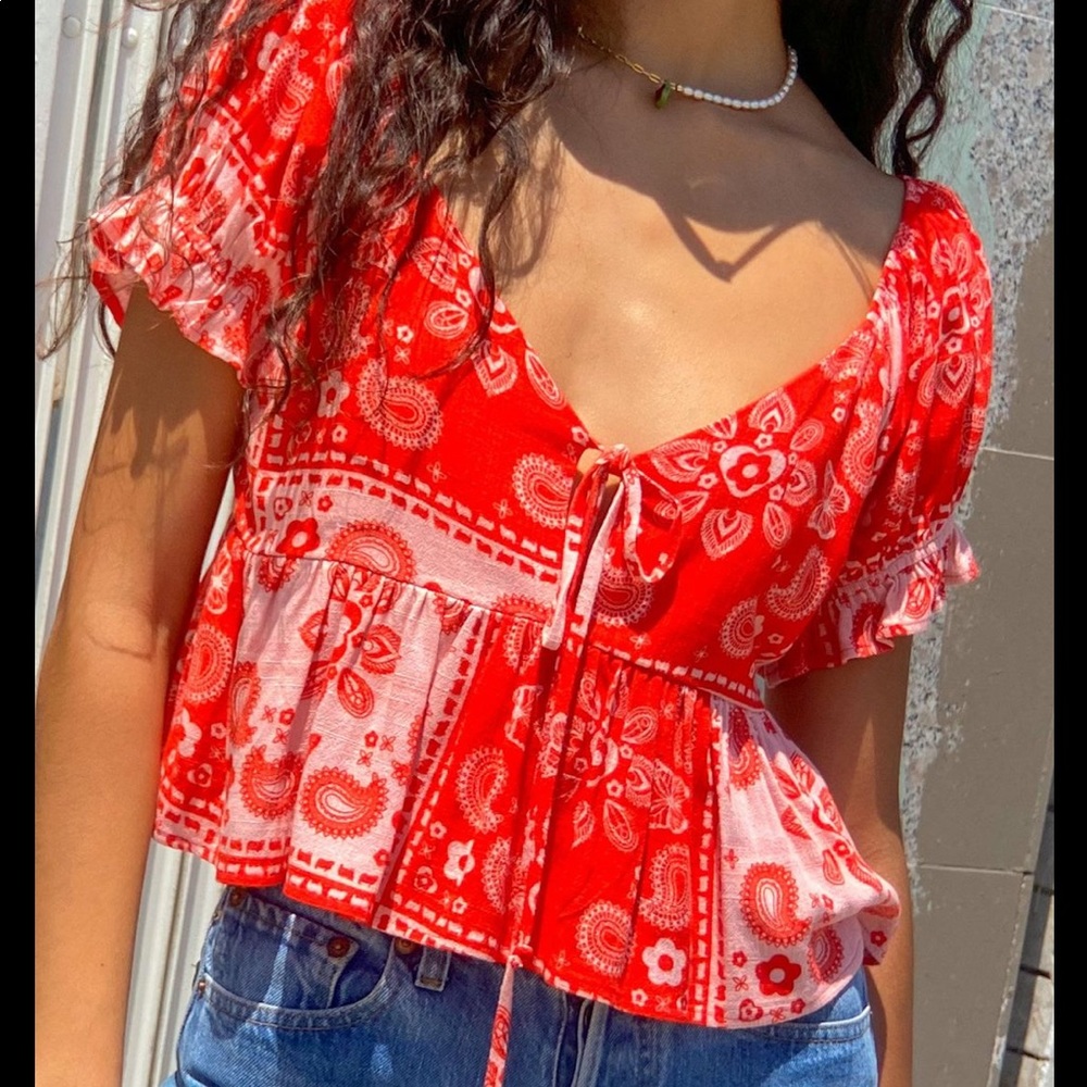 LISA SAYS GAH Lily Tie front top- Bandana print in size Small. Never worn!